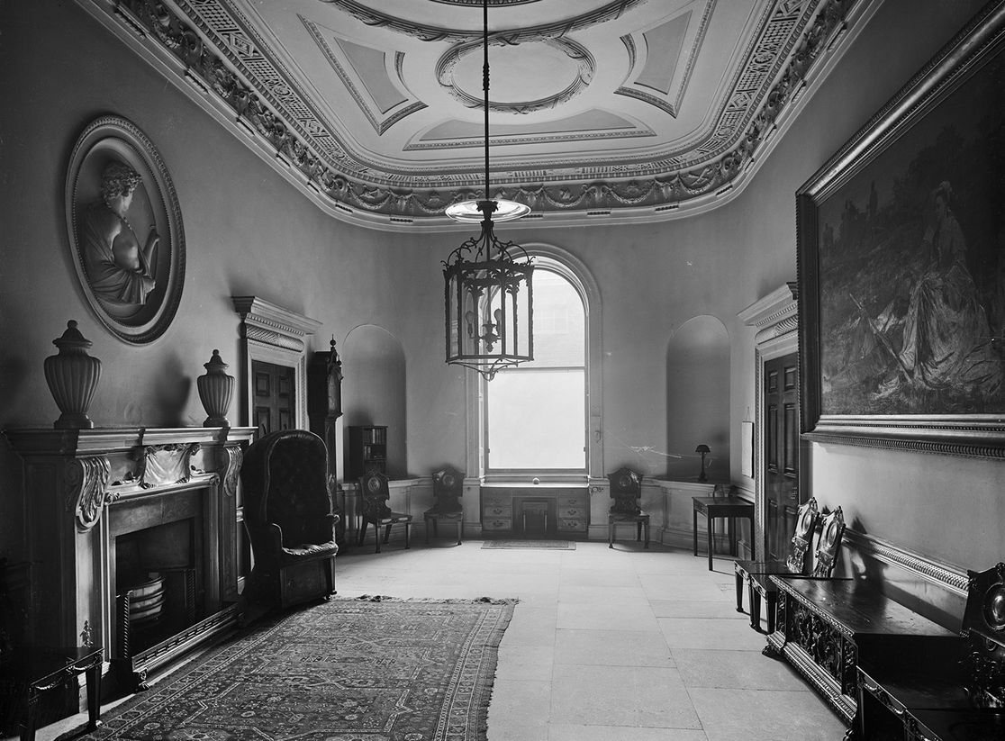 the-entrance-hall-spencer-house